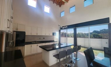 Hermosa Casa San Diego 3 y 4: Elegancia y Comodidad en el Corazón del Fraccionamiento.