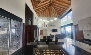 Hermosa Casa San Diego 3 y 4: Elegancia y Comodidad en el Corazón del Fraccionamiento.