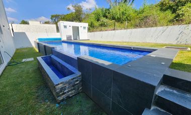 Hermosa Casa San Diego 3 y 4: Elegancia y Comodidad en el Corazón del Fraccionamiento.