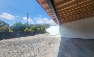 Hermosa Casa San Diego 3 y 4: Elegancia y Comodidad en el Corazón del Fraccionamiento.