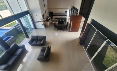 Hermosa Casa San Diego 3 y 4: Elegancia y Comodidad en el Corazón del Fraccionamiento.