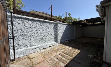 SE ARRIENDA AMPLIA CASA 4D/2B A PASOS DE AV. GRECIA Y SALVADOR