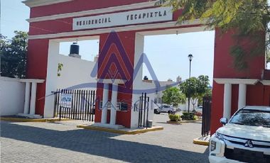 Casa En Venta En Residencial Yecapixtla, Morelos. Recuperación Bancaria. Jx71