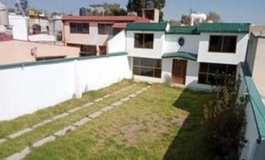 CASA EN VENTA DENTRO DE FRACCIONAMIENTO EN VIVEROS DE LA LOMA, TLALNEPANTLA