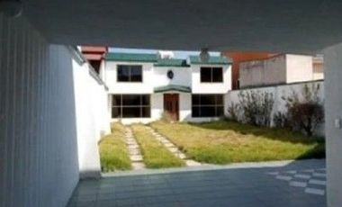CASA EN VENTA DENTRO DE FRACCIONAMIENTO EN VIVEROS DE LA LOMA, TLALNEPANTLA