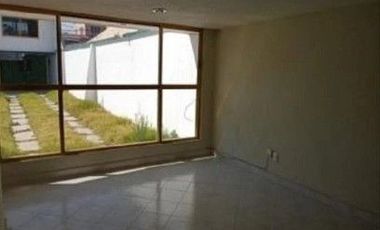 CASA EN VENTA DENTRO DE FRACCIONAMIENTO EN VIVEROS DE LA LOMA, TLALNEPANTLA