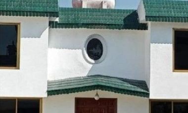 CASA EN VENTA DENTRO DE FRACCIONAMIENTO EN VIVEROS DE LA LOMA, TLALNEPANTLA
