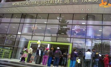 OPORTUNIDAD ÚNICA: SE VENDE AMPLIA CASA EN EL TAMBO, HUANCAYO