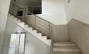 Locales de Alquiler en la Av. León Febres Cordero