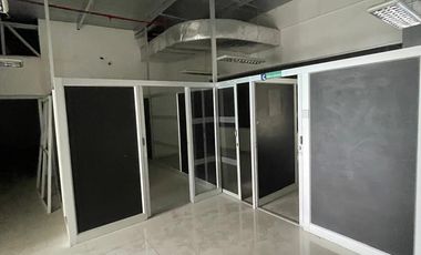 Locales de Alquiler en la Av. León Febres Cordero