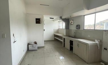 Locales de Alquiler en la Av. León Febres Cordero