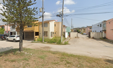 CASA EN VENTA DE RECUPERACION HIPOTECARIA EN VILLAS LAS FLORES ALTAMIRA TAMAULIPAS