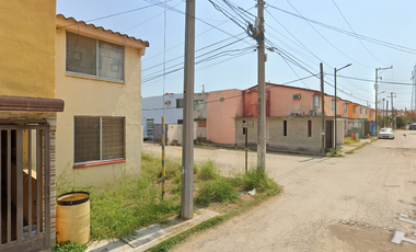 CASA EN VENTA DE RECUPERACION HIPOTECARIA EN VILLAS LAS FLORES ALTAMIRA TAMAULIPAS