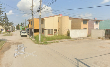 CASA EN VENTA DE RECUPERACION HIPOTECARIA EN VILLAS LAS FLORES ALTAMIRA TAMAULIPAS