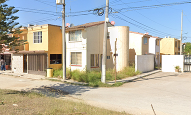 CASA EN VENTA DE RECUPERACION HIPOTECARIA EN VILLAS LAS FLORES ALTAMIRA TAMAULIPAS