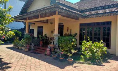 Rumah Mewah Luas di Pusat Kota Solo – Strategis Dekat Mangkunegaran, Cocok Guesthouse / Resto