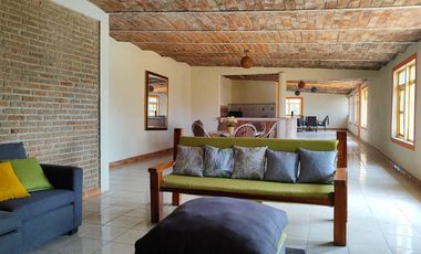 Quinta en venta con casa campestre, alberca, jardín y huerto en Tonalá, Jalisco