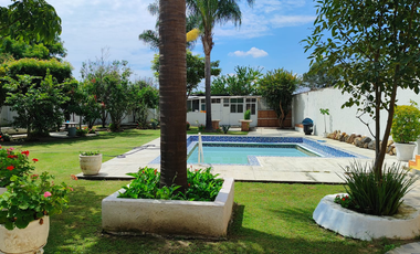 Quinta en venta con casa campestre, alberca, jardín y huerto en Tonalá, Jalisco