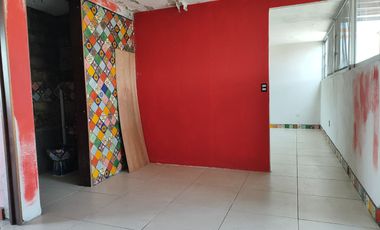 Edificio de tres pisos en venta con dos locales comerciales y un departamento en lateral Juan Gil Preciado Nuevo México Zapopan