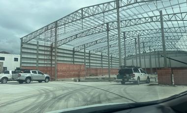 BODEGA RENTA TLAJOMULCO CERCA CENTRAL CAMIONES