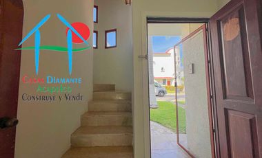 Casa con vista al campo de golf y terraza con jacuzzi