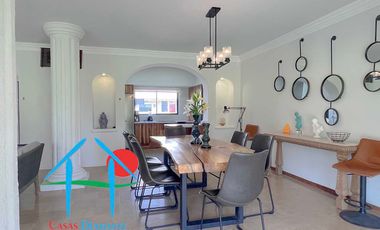 Casa con vista al campo de golf y terraza con jacuzzi