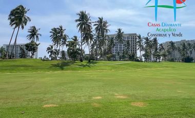 Casa con vista al campo de golf y terraza con jacuzzi