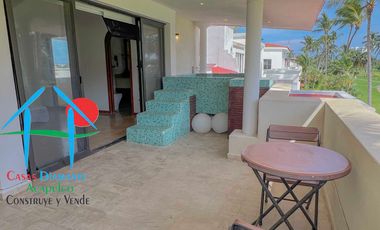 Casa con vista al campo de golf y terraza con jacuzzi