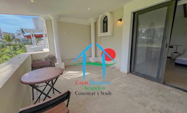 Casa con vista al campo de golf y terraza con jacuzzi