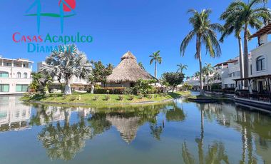 Casa con vista al campo de golf y terraza con jacuzzi