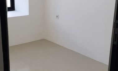 Disewakan Rumah Perumahan Regency One Eastpoint