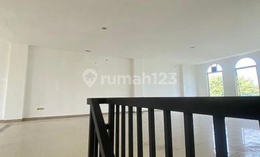 DISEWAKAN Ruko 2 unit gandeng sudah di jebol  Ruko Food City Green Lake City