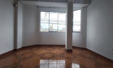 OCASIÓN DPTO DE 130 M², 2DO PISO VISTA CALLE