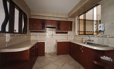 OCASIÓN DPTO DE 130 M², 2DO PISO VISTA CALLE