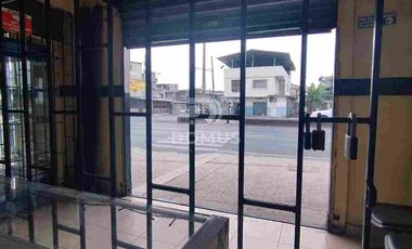 PROPIEDAD RENTERA EN VENTA, ➡️ 3 LOCALES + 1 DEPARTAMENTO, con GARAGE.