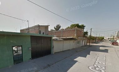 CASA EN VENTA OPORTUNIDAD DE INVERSION Y RECUPERACION INMUEBLE PARA REMODELAR EN CELAYA GTO.