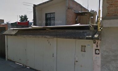 CASA EN VENTA OPORTUNIDAD DE INVERSION Y RECUPERACION INMUEBLE PARA REMODELAR EN CELAYA GTO.