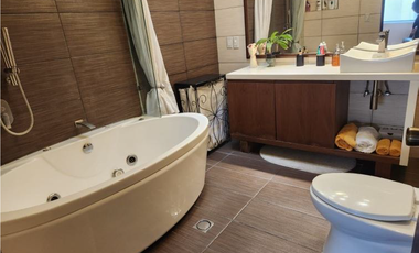 IMPACTANTE CASA EN EL URO