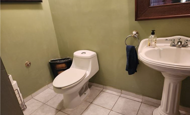 IMPACTANTE CASA EN EL URO