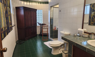 IMPACTANTE CASA EN EL URO