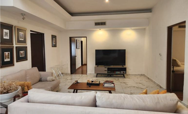 IMPACTANTE CASA EN EL URO