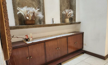 IMPACTANTE CASA EN EL URO