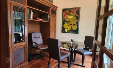 IMPACTANTE CASA EN EL URO