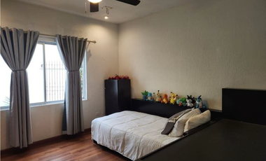 IMPACTANTE CASA EN EL URO