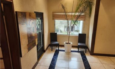 IMPACTANTE CASA EN EL URO