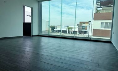 Casa en La Encomienda