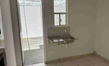 SE VENDE CASA EN LOS HÉROES