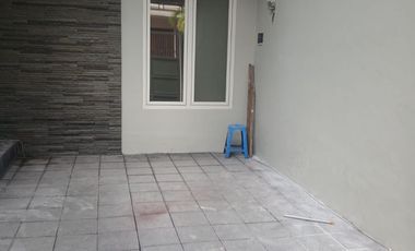SEWA Rumah Siap Pakai di Nirwana Eksekutif Surabaya
