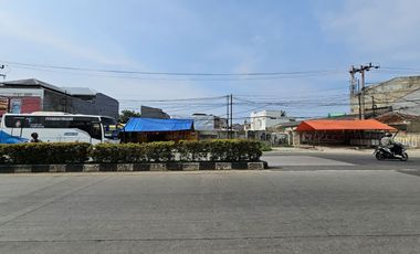 Disewa Cepat Lahan Komersial Lebar Muka 36 Meter di Pinggir Jalan Raya KH. Hasyim Ashari Tangerang