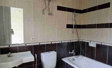 RUMAH DELATINOS BSD BAGUS BERPAGAR ROW JALAN BESAR